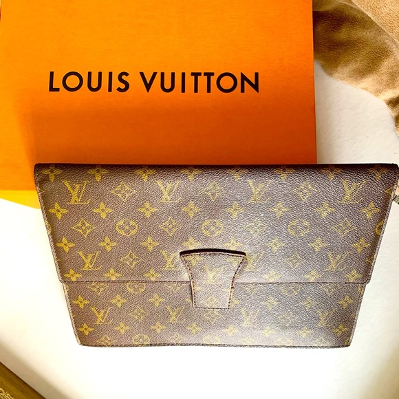 SOLD‼️‼️‼️ Authentic Louis Vuitton Vintage Envelope Clutch. - Picture 4 of 7